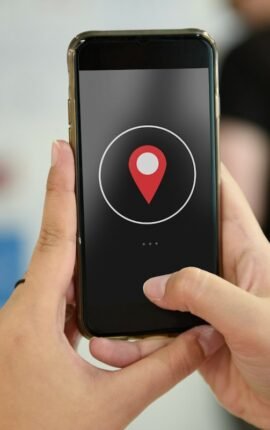 Top 10 Free Cell Phone Tracking Apps for iOS & Android in 2025