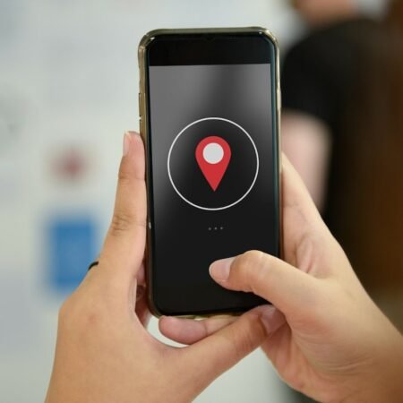 Top 10 Free Cell Phone Tracking Apps for iOS & Android in 2025